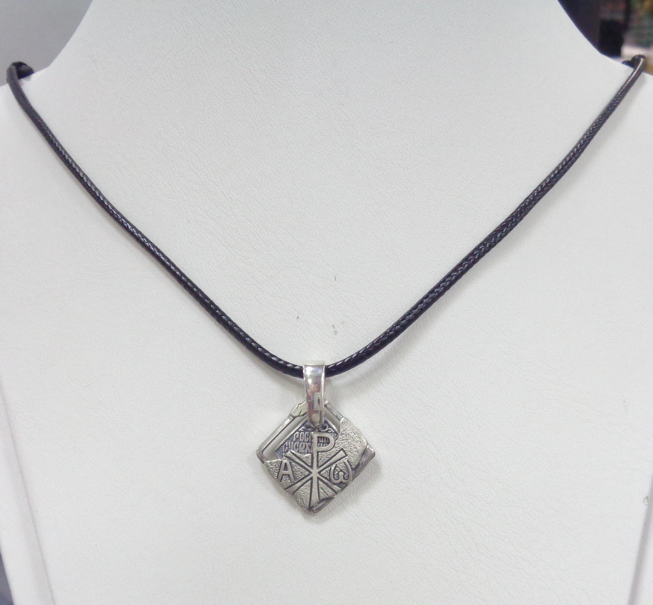 Серебряная подвеска "Иисусова молитва" на шнурке